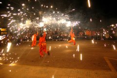 Correfoc a la Pla&ccedil;a Major.