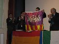 Entregant la bandera de Mallorca al sindaco de Palena